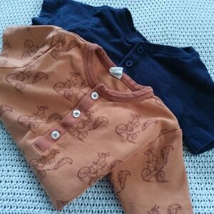 Kate Quinn Hazel Squirrel On Bike & Tommy Bahama 3T Short Sleeve Henley
